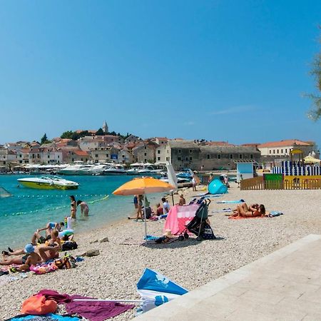 Apartments Mare Primošten Екстериор снимка