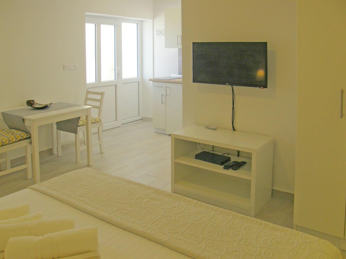 Apartments Mare Primošten Екстериор снимка