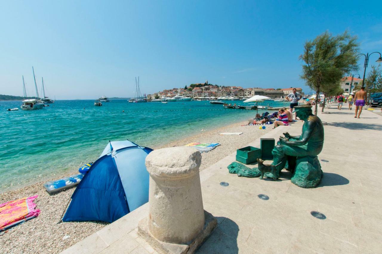 Apartments Mare Primošten Екстериор снимка