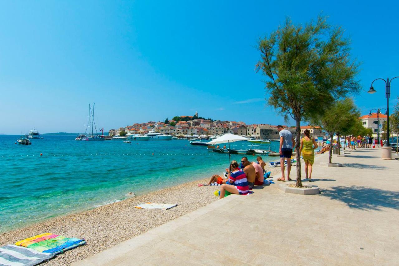 Apartments Mare Primošten Екстериор снимка
