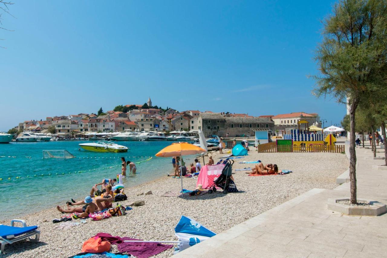 Apartments Mare Primošten Екстериор снимка